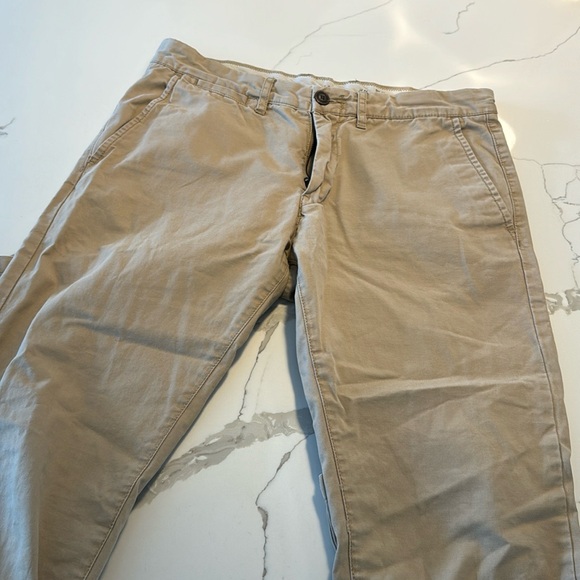 Men’s H&M slim fit khaki pant - Picture 1 of 3